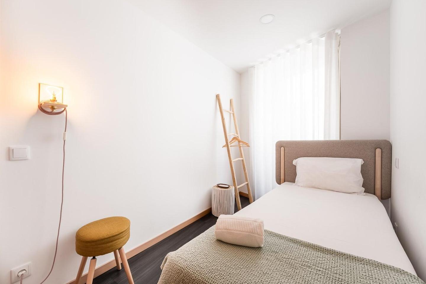 Отель Guestready - Bright Duplex In Downtown Порту Экстерьер фото